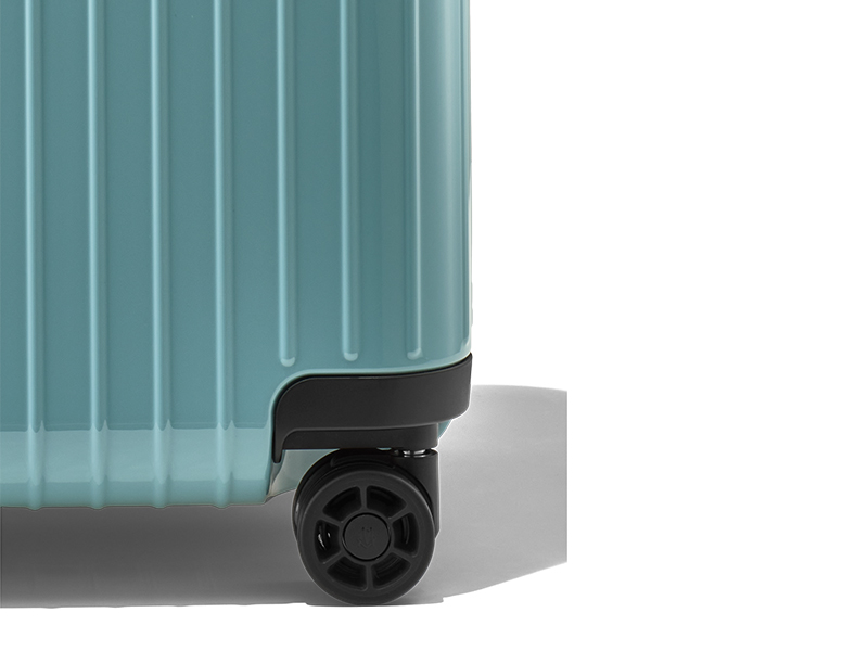 حقيبة سفر جديدة من ريموا بمواصفات عملية لتجربة سفر لا تنسى